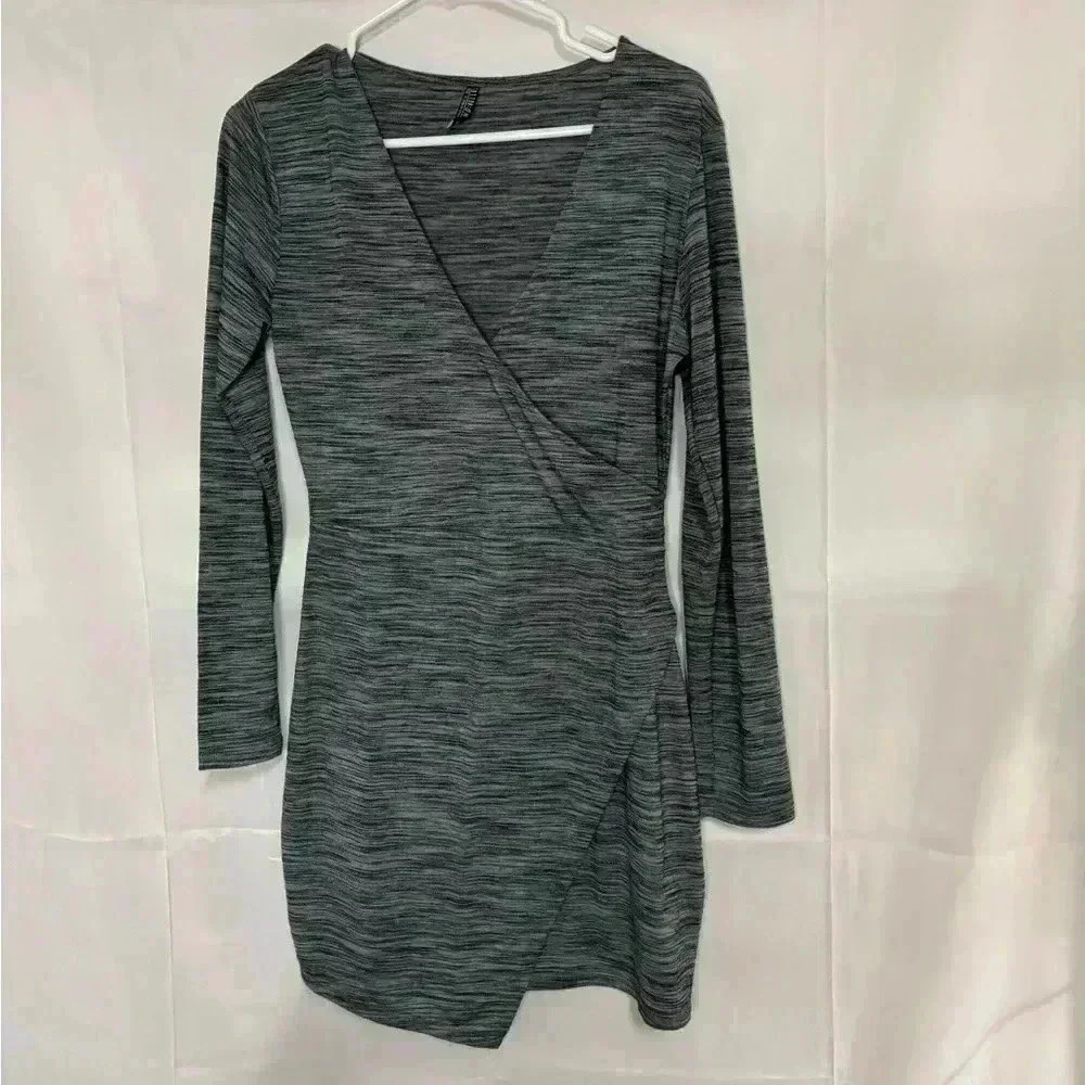 Womens size medium cotton on brand wrap dress, #k628